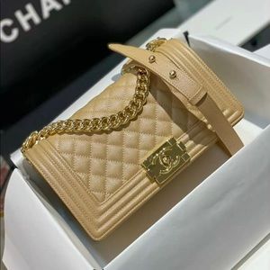 Meet your Posher, Tiffany